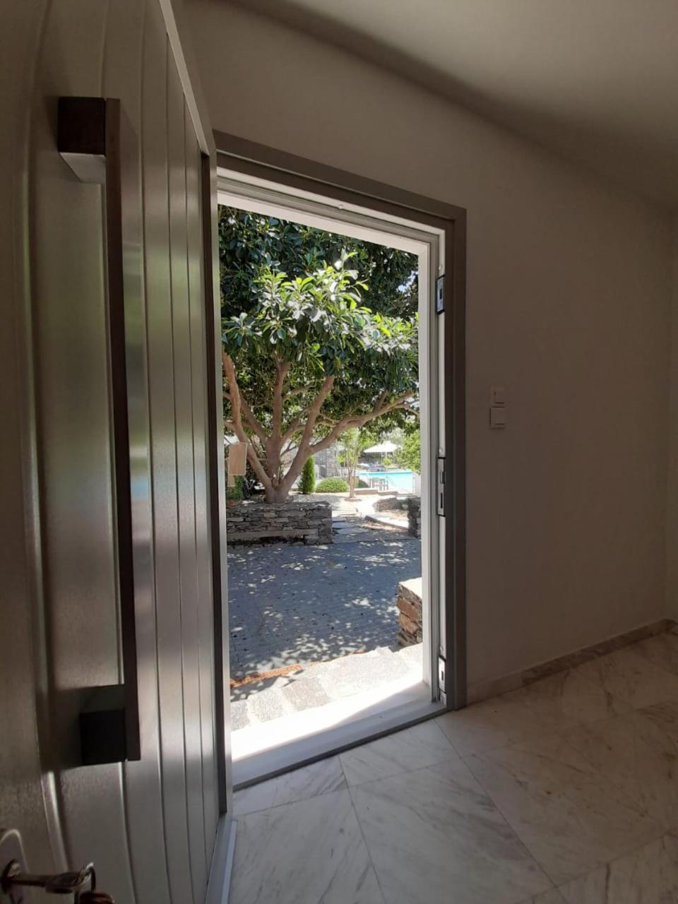 Roses Beach Parikia  Exterior photo